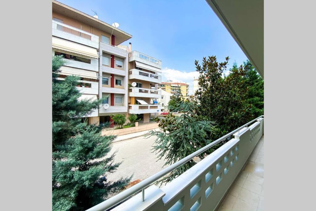 Green Apartment With View Komotiní Kültér fotó